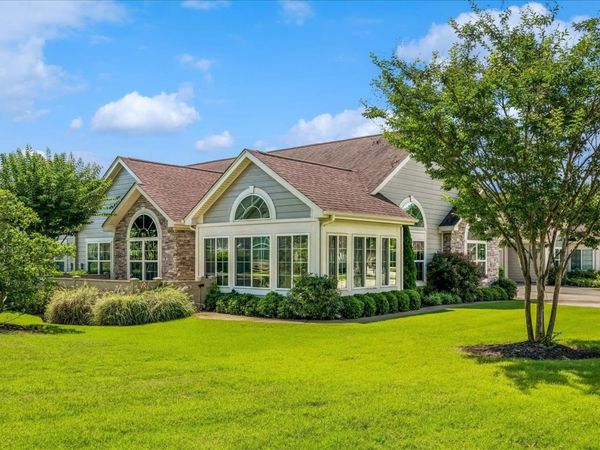 1616 W SOUTHFIELD CIR, Memphis, TN 38016