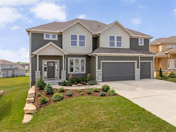 19873 W 114th Place, Olathe, KS 66061