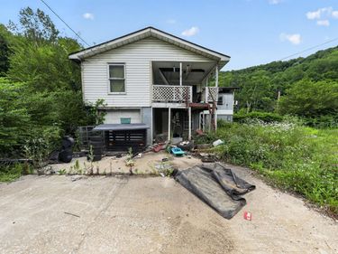 41 Bulan Hiner Road, Bulan, KY 41722