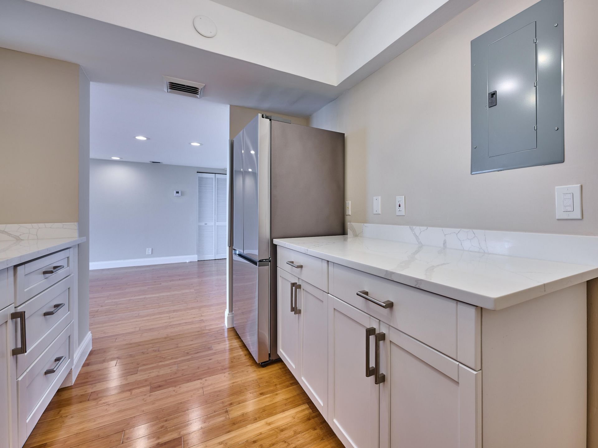 2425 Presidential Way, Unit 1405, West Palm Beach, FL 33401 Photo