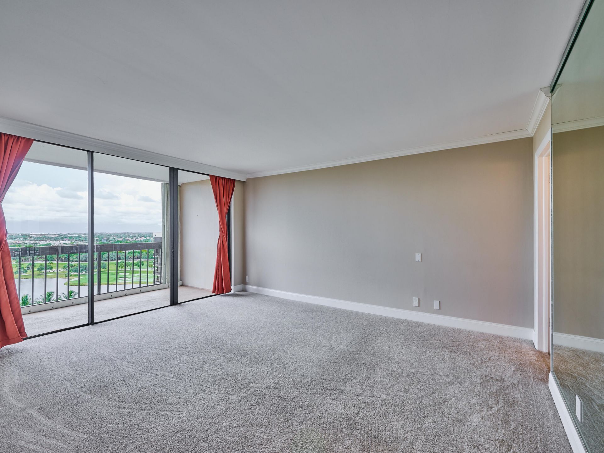 2425 Presidential Way, Unit 1405, West Palm Beach, FL 33401 Photo