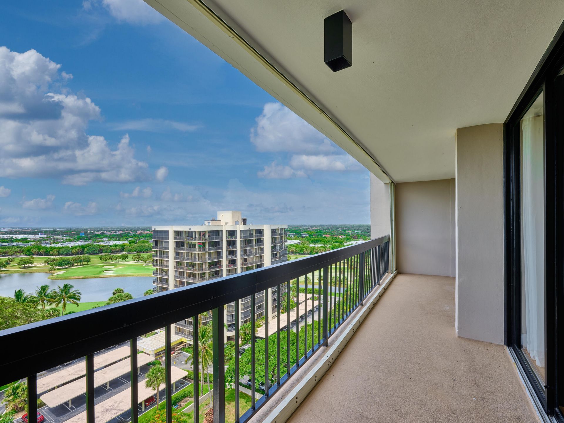 2425 Presidential Way, Unit 1405, West Palm Beach, FL 33401 Photo