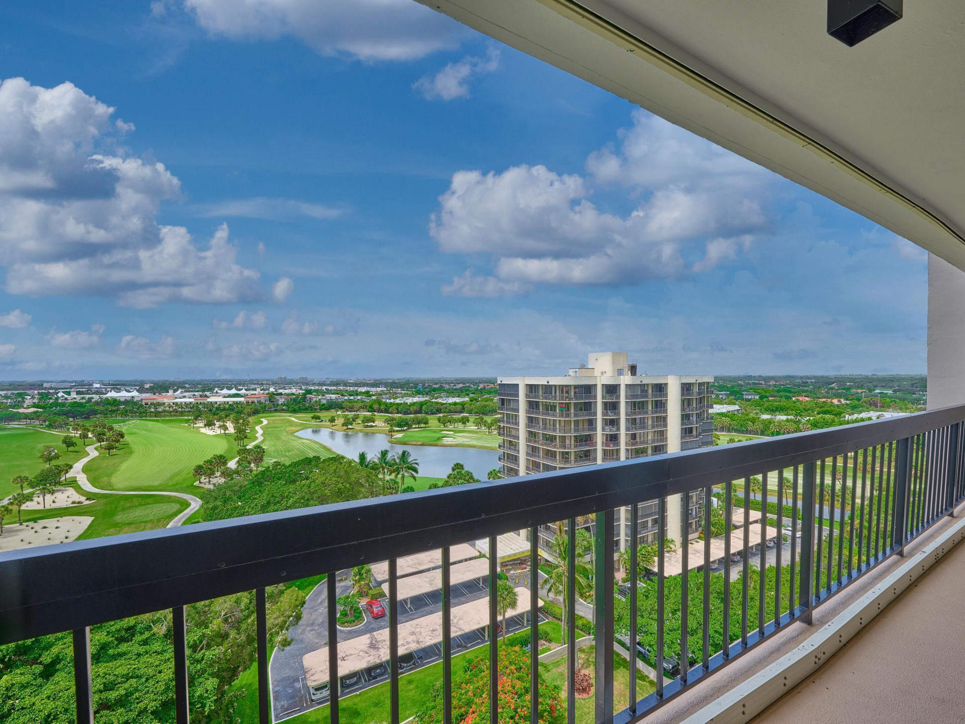 2425 Presidential Way, Unit 1405, West Palm Beach, FL 33401 Photo