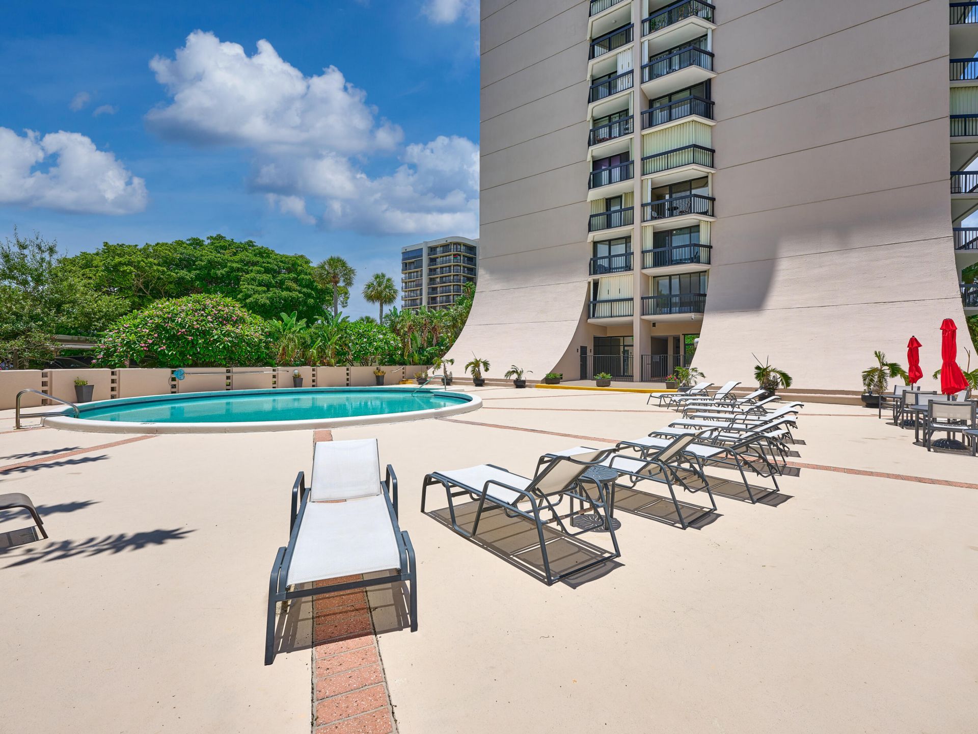 2425 Presidential Way, Unit 1405, West Palm Beach, FL 33401 Photo