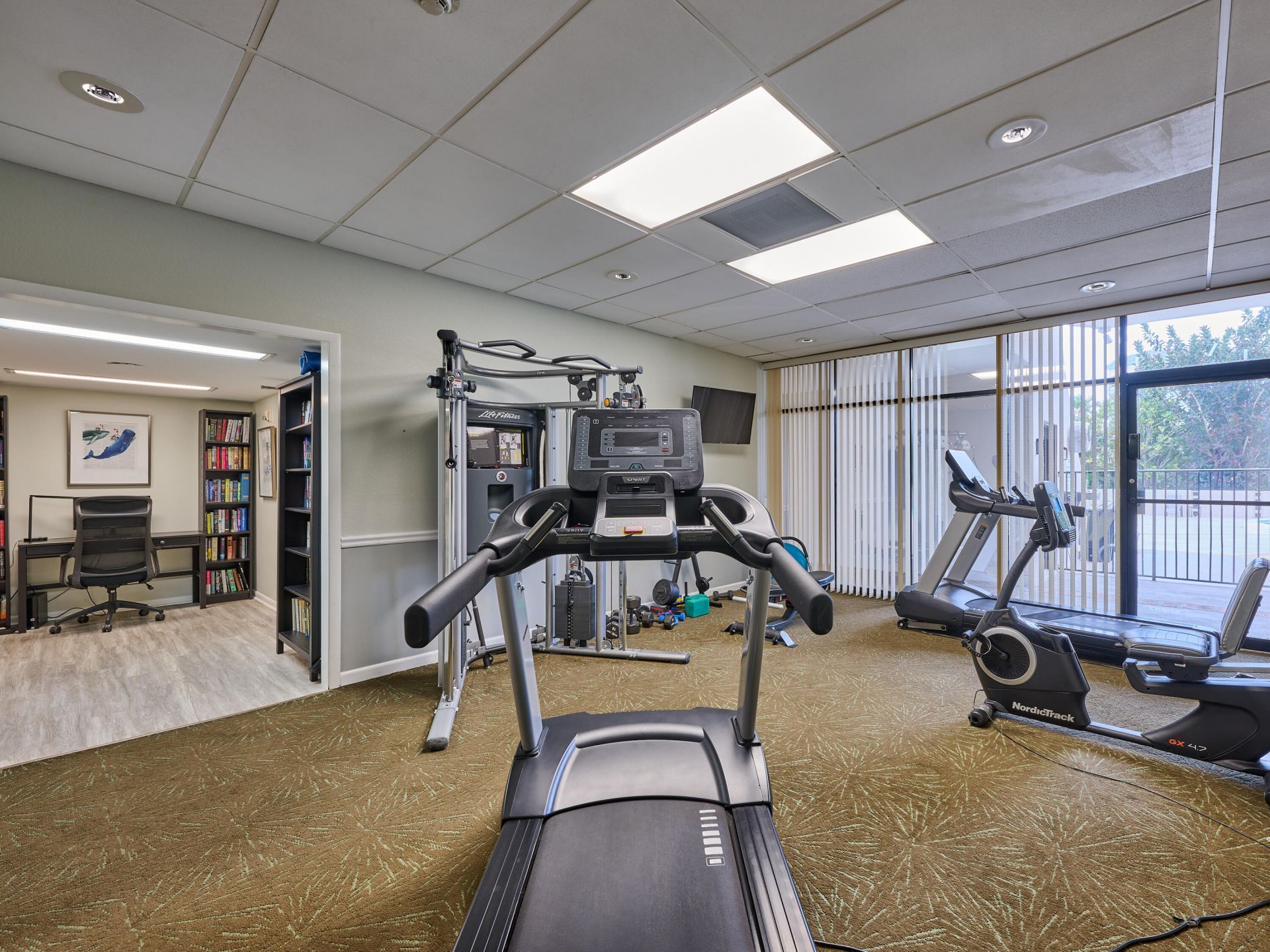 2425 Presidential Way, Unit 1405, West Palm Beach, FL 33401 Photo