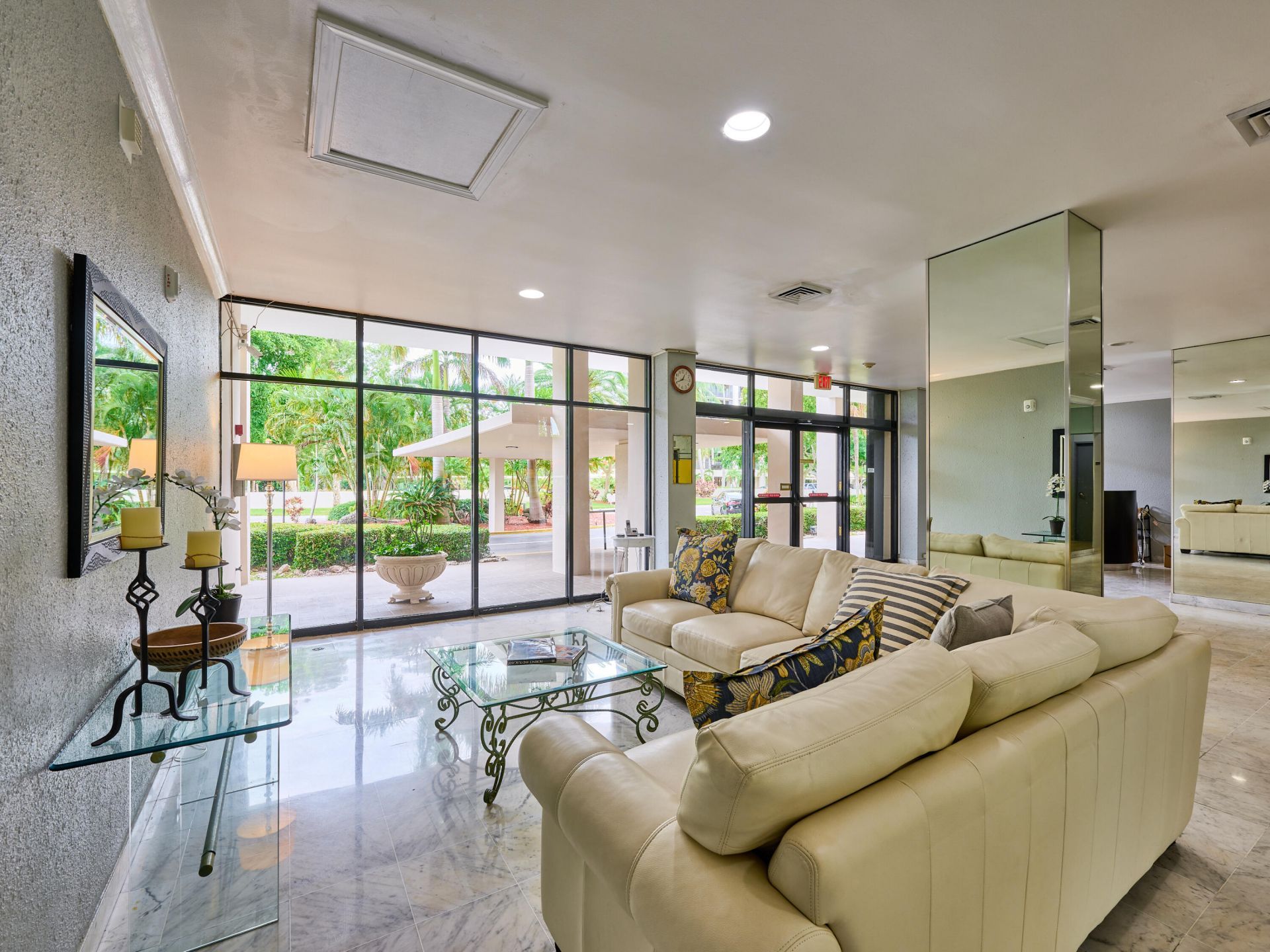 2425 Presidential Way, Unit 1405, West Palm Beach, FL 33401 Photo