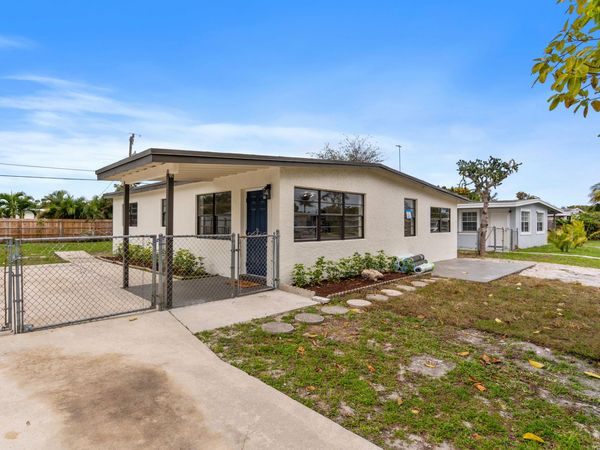 2415 Lewis, West Palm Beach, FL 33415