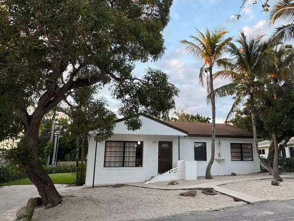 1875 Ridge Road, Juno Beach, FL 33408