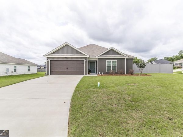 10 Cole Drive, Hawkinsville, GA 31036