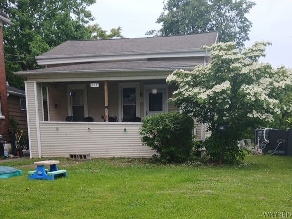 454 18th Street , Niagara Falls, NY 14303