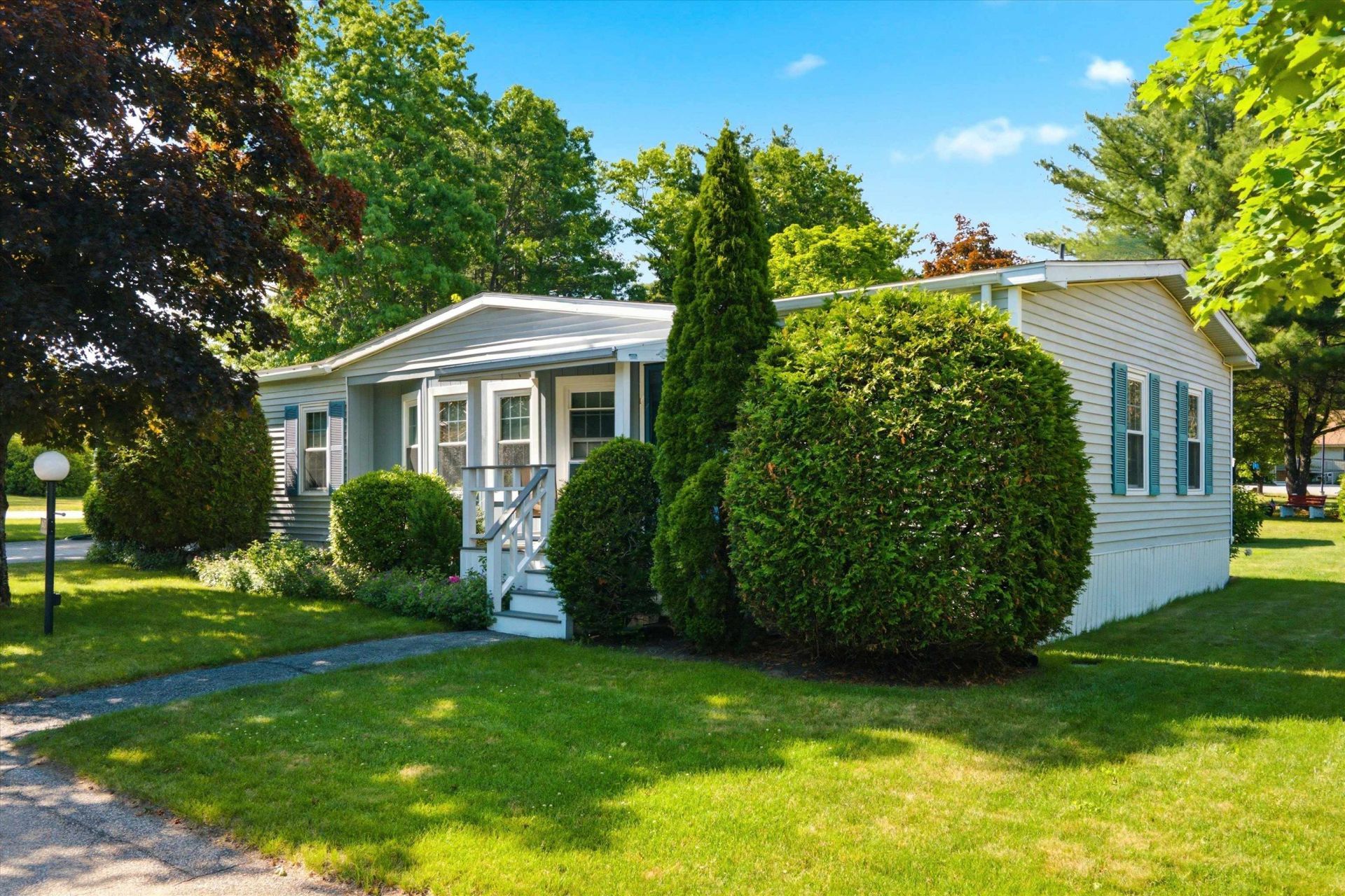 163 Donald Drive, Goffstown, NH 03045 Main Photo