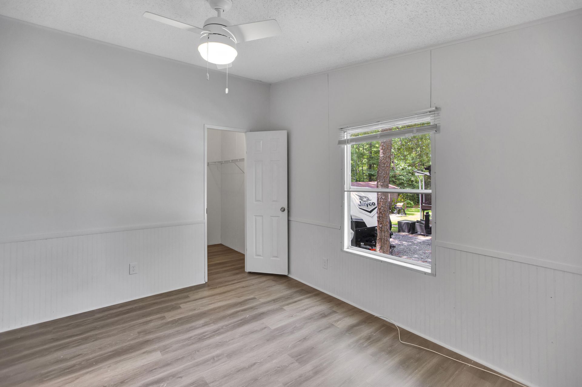 405 Vine Street Photo 10