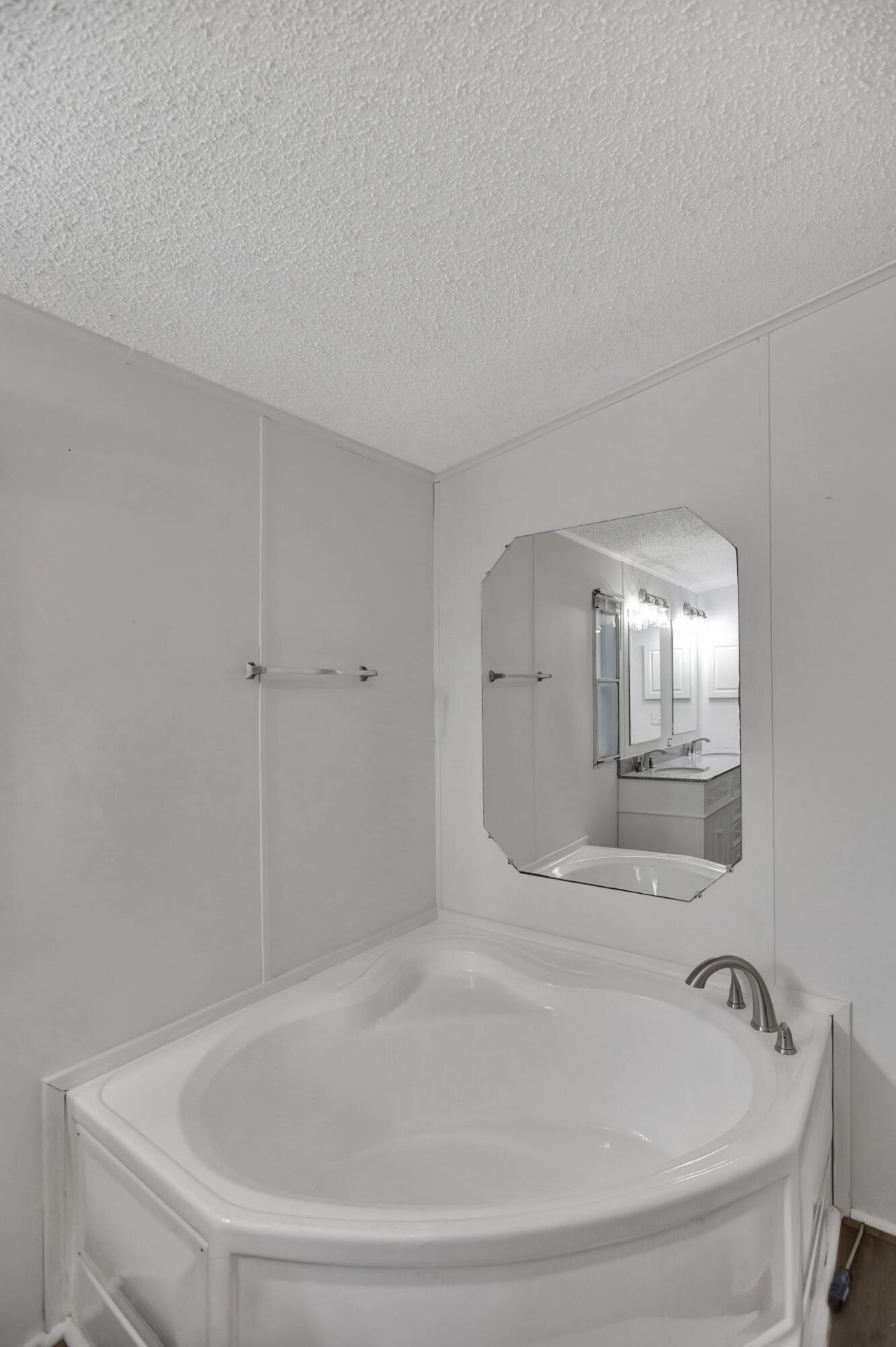 405 Vine Street Photo 14
