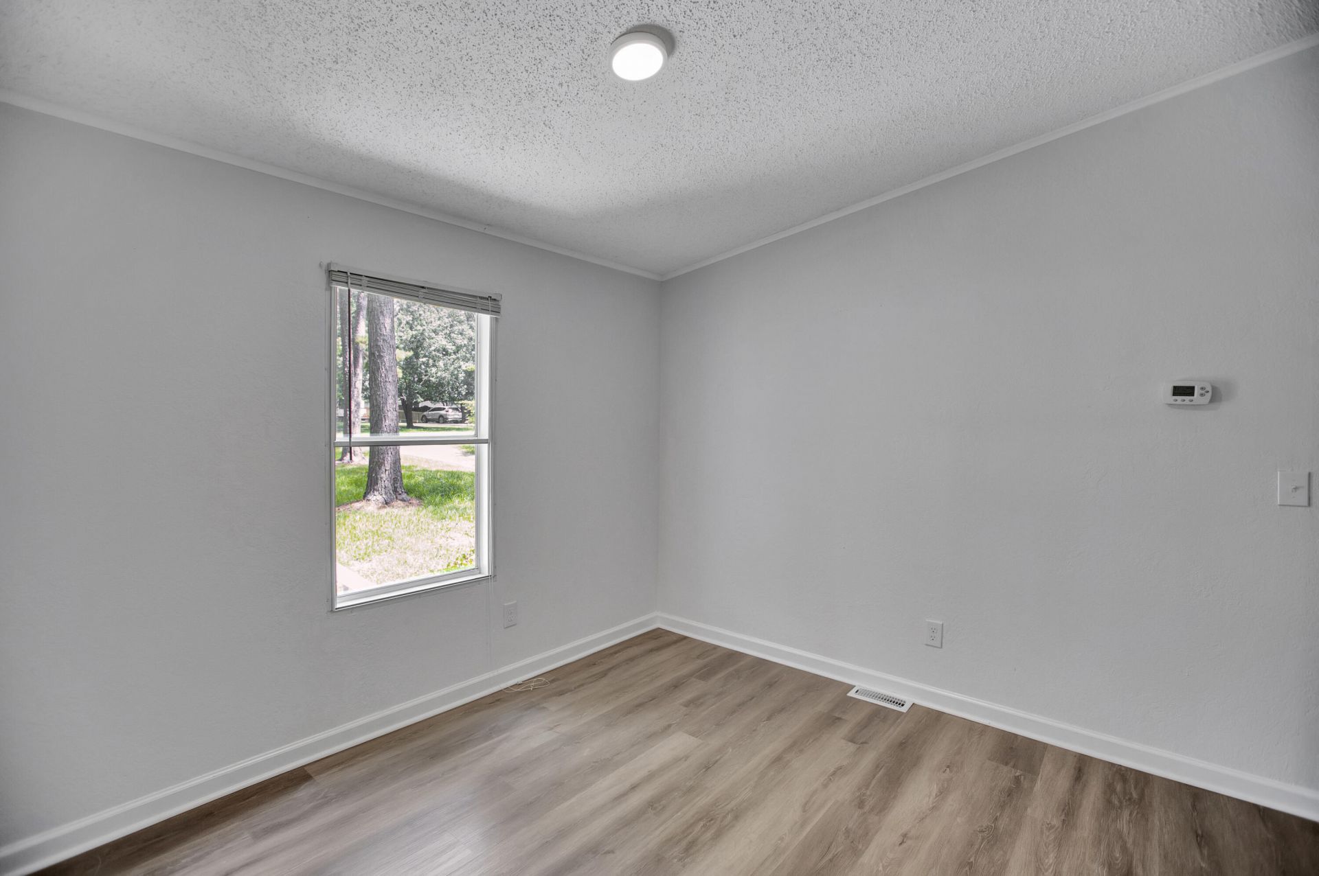405 Vine Street Photo 15