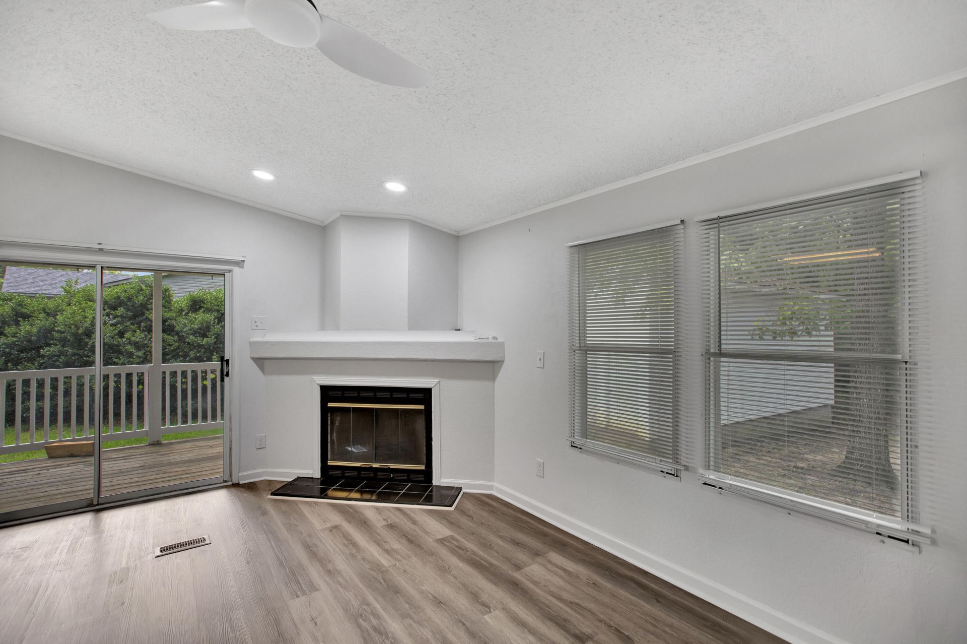 405 Vine Street Photo 8