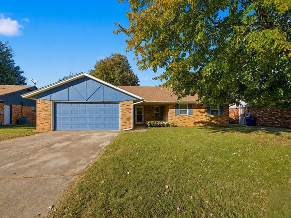 913 W Churchill Way, Mustang, OK 73064