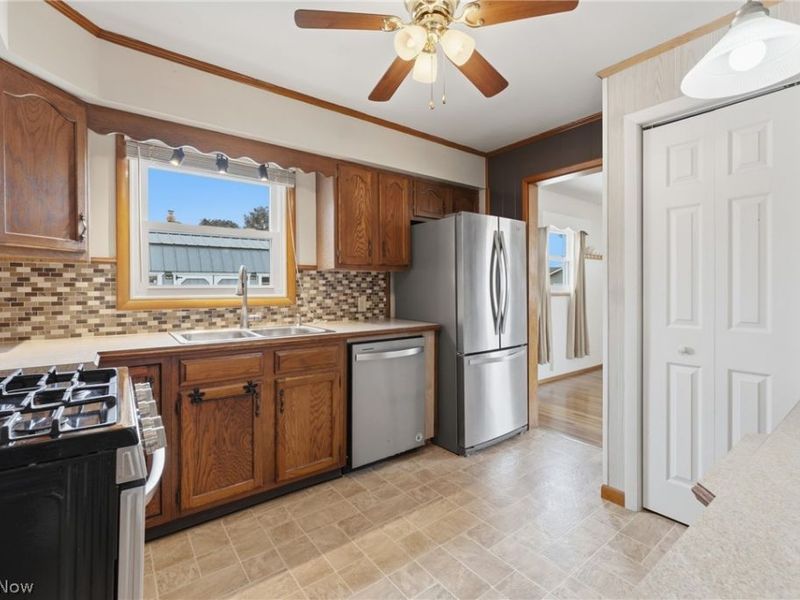 741 Cherry Street, Malvern, OH 44644 Photo 14