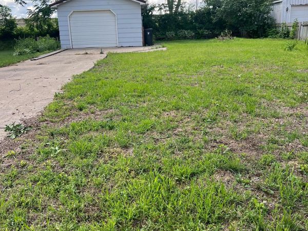 809 South Avenue , Mankato, MN 56003
