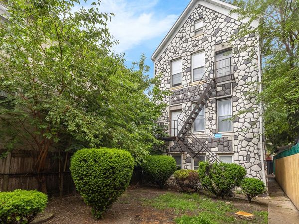 2243 S Sawyer Avenue , Chicago, IL 60623