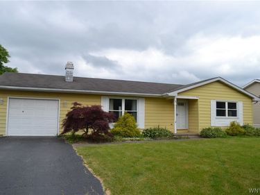 92 Lindhurst Drive , Lockport, NY 14094