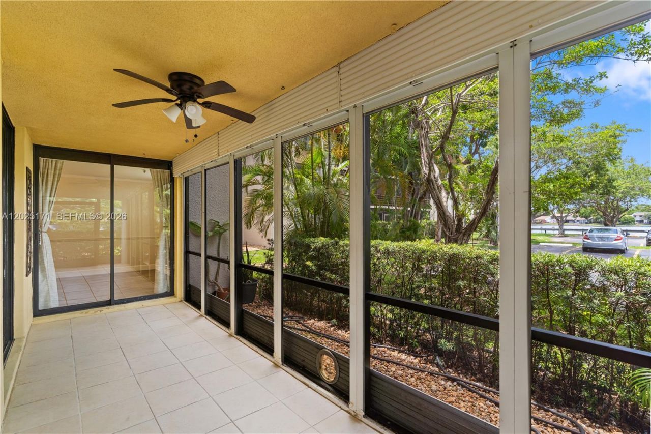 671 NE 195th St , Unit 121E, Miami, FL 33179 Photo