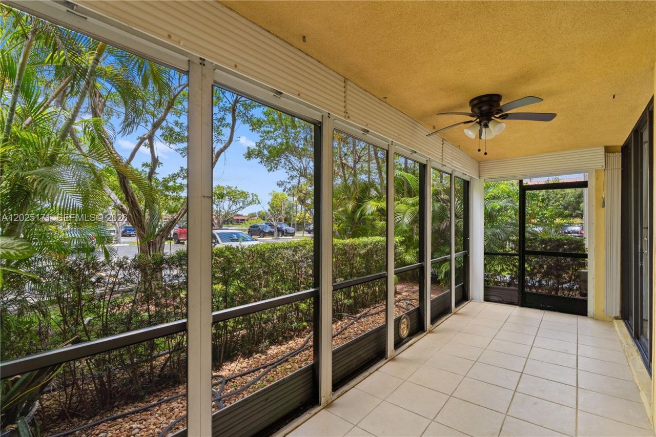 671 NE 195th St , Unit 121E, Miami, FL 33179 Photo