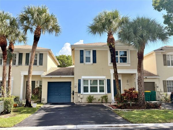 9481 Bradshaw Ln , Tamarac, FL 33321