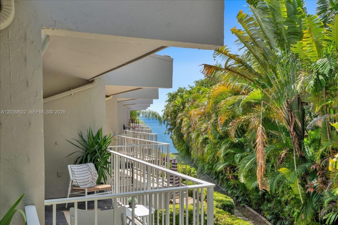 6011 N Bayshore Dr , Unit 8-D, Miami, FL 33137 Photo