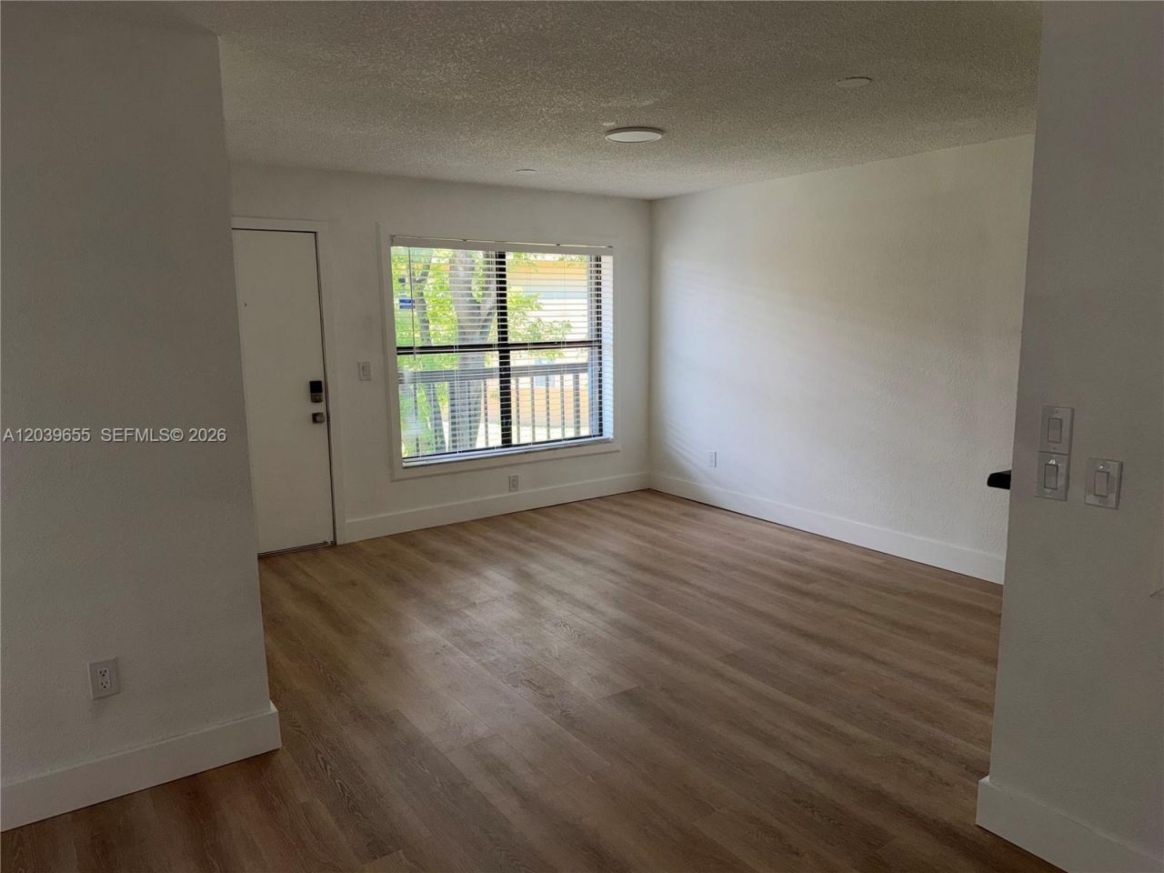 2735 W 66th St, Unit 21-23, Hialeah, FL 33016 Photo