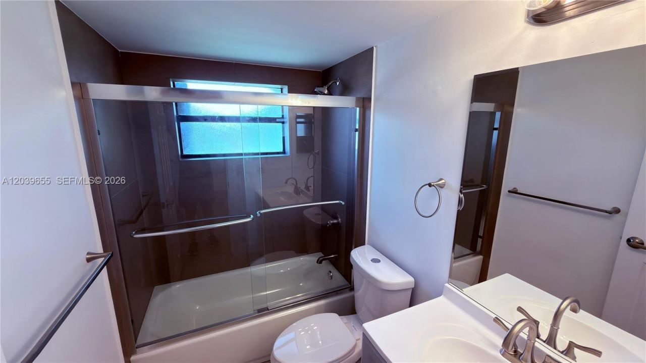 2735 W 66th St, Unit 21-23, Hialeah, FL 33016 Photo