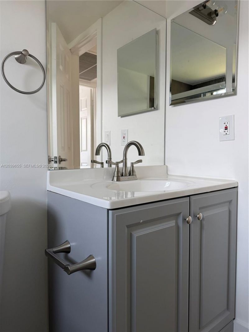 2735 W 66th St, Unit 21-23, Hialeah, FL 33016 Photo