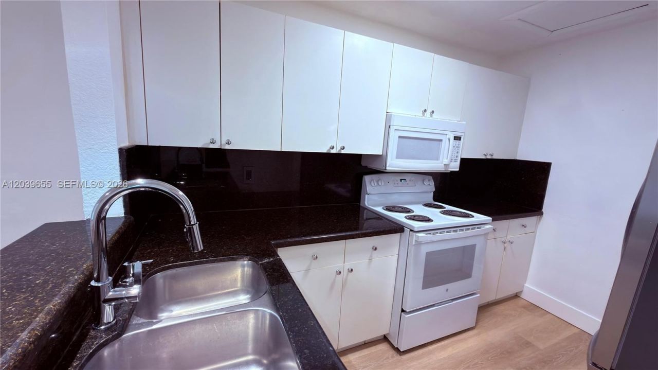2735 W 66th St, Unit 21-23, Hialeah, FL 33016 Photo