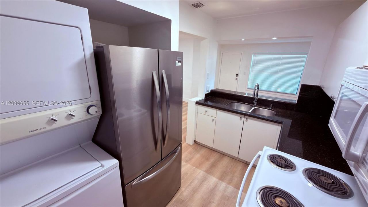 2735 W 66th St, Unit 21-23, Hialeah, FL 33016 Photo