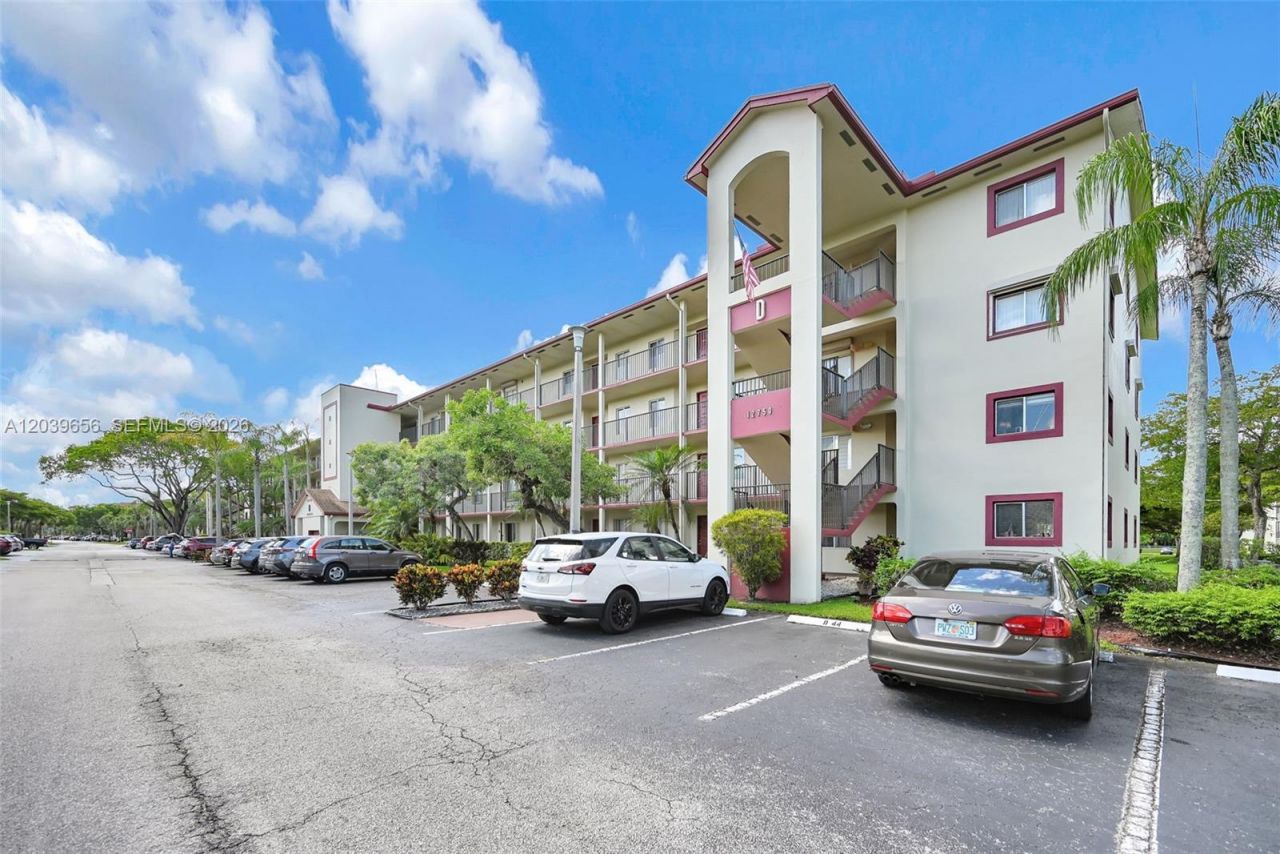 12750 SW 15th St , Unit 204D, Pembroke Pines, FL 33027 Photo