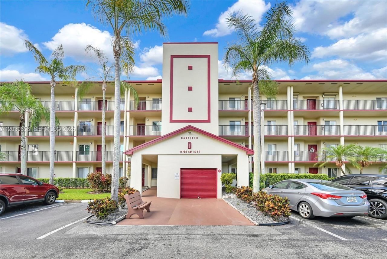 12750 SW 15th St , Unit 204D, Pembroke Pines, FL 33027 Photo