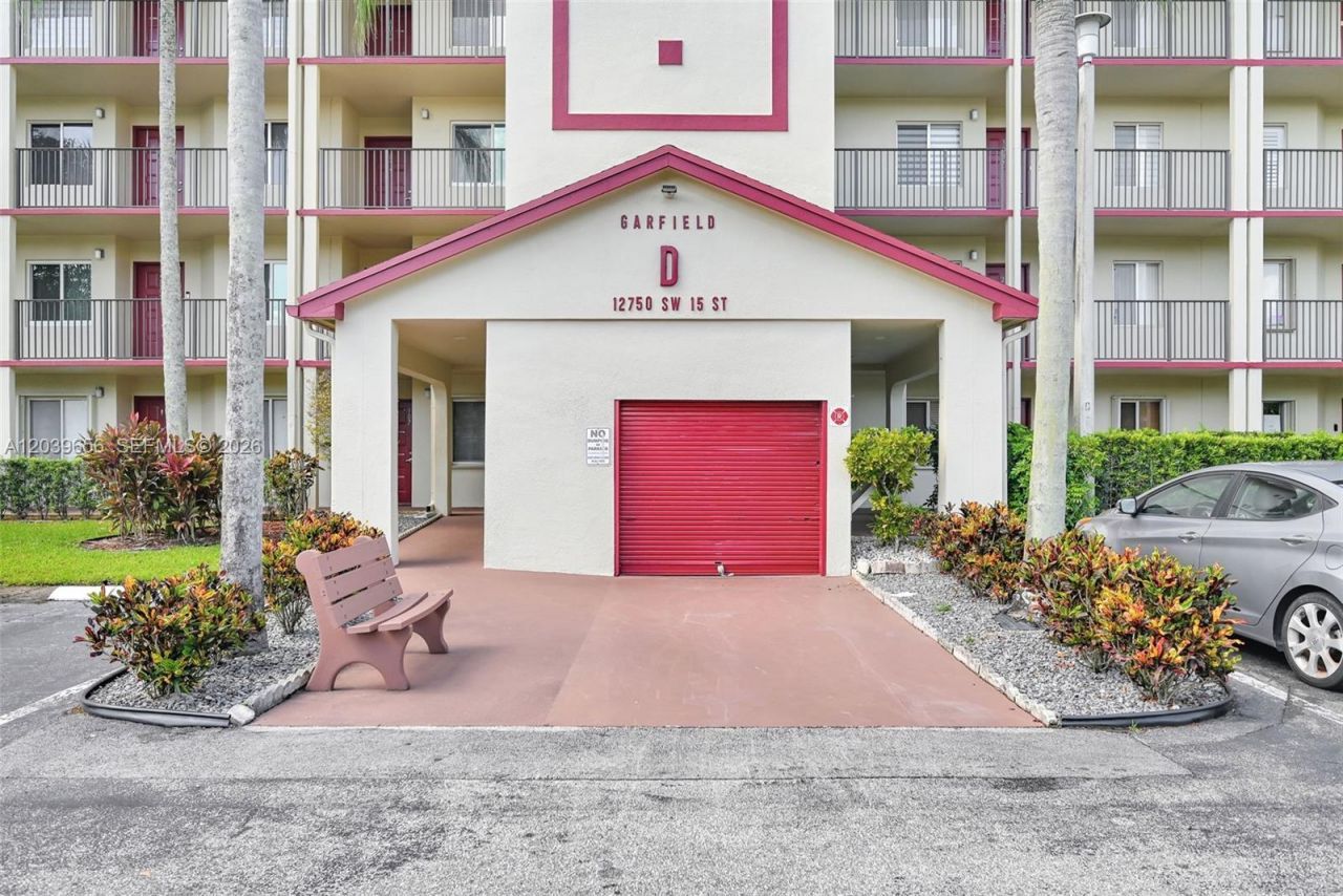 12750 SW 15th St , Unit 204D, Pembroke Pines, FL 33027 Photo