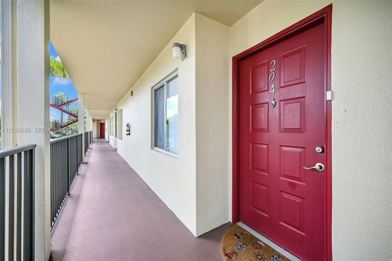 12750 SW 15th St , Unit 204D, Pembroke Pines, FL 33027 Photo