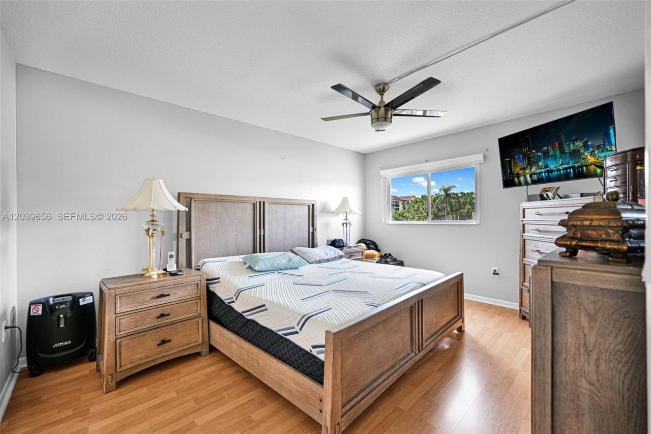 12750 SW 15th St , Unit 204D, Pembroke Pines, FL 33027 Photo