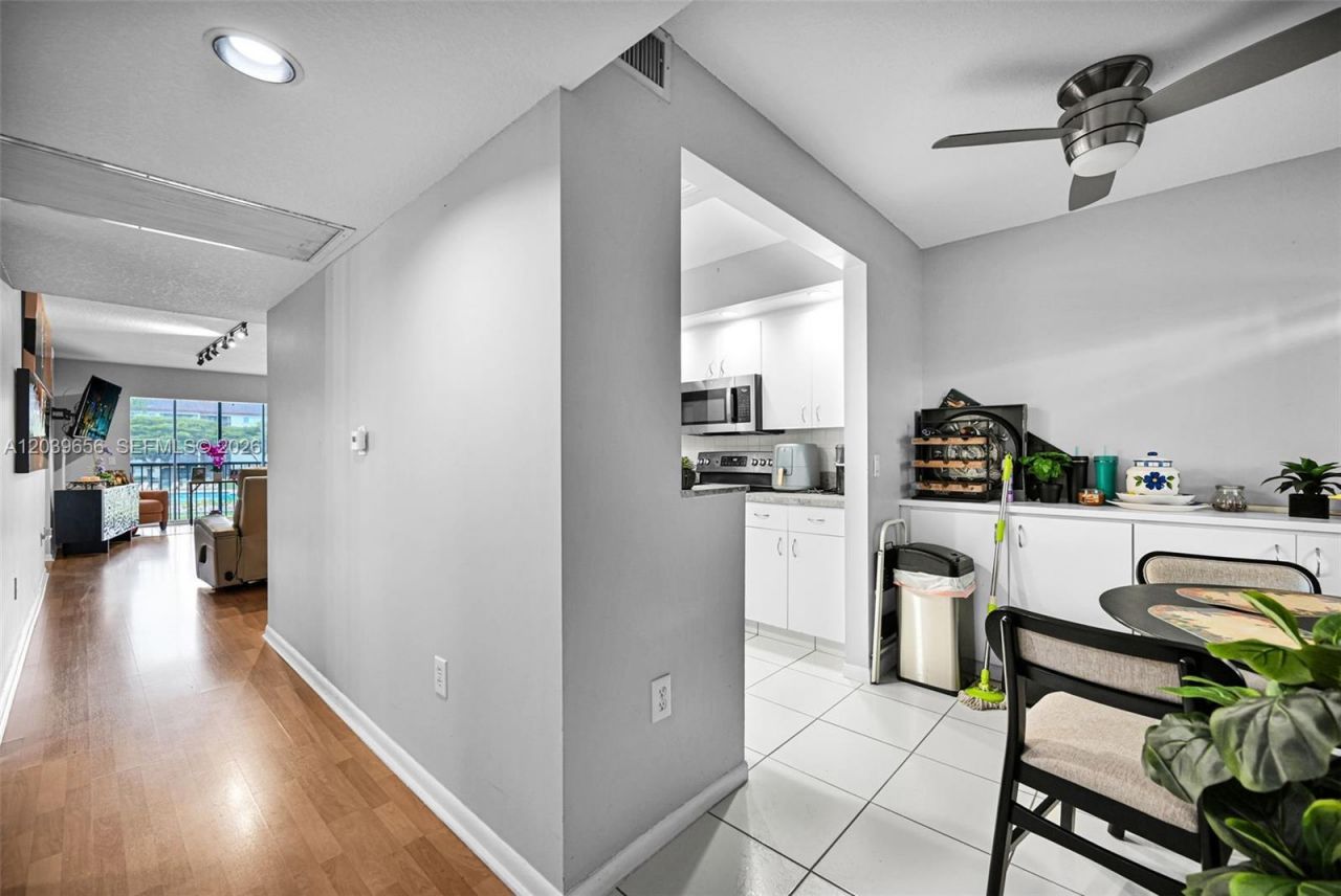 12750 SW 15th St , Unit 204D, Pembroke Pines, FL 33027 Photo