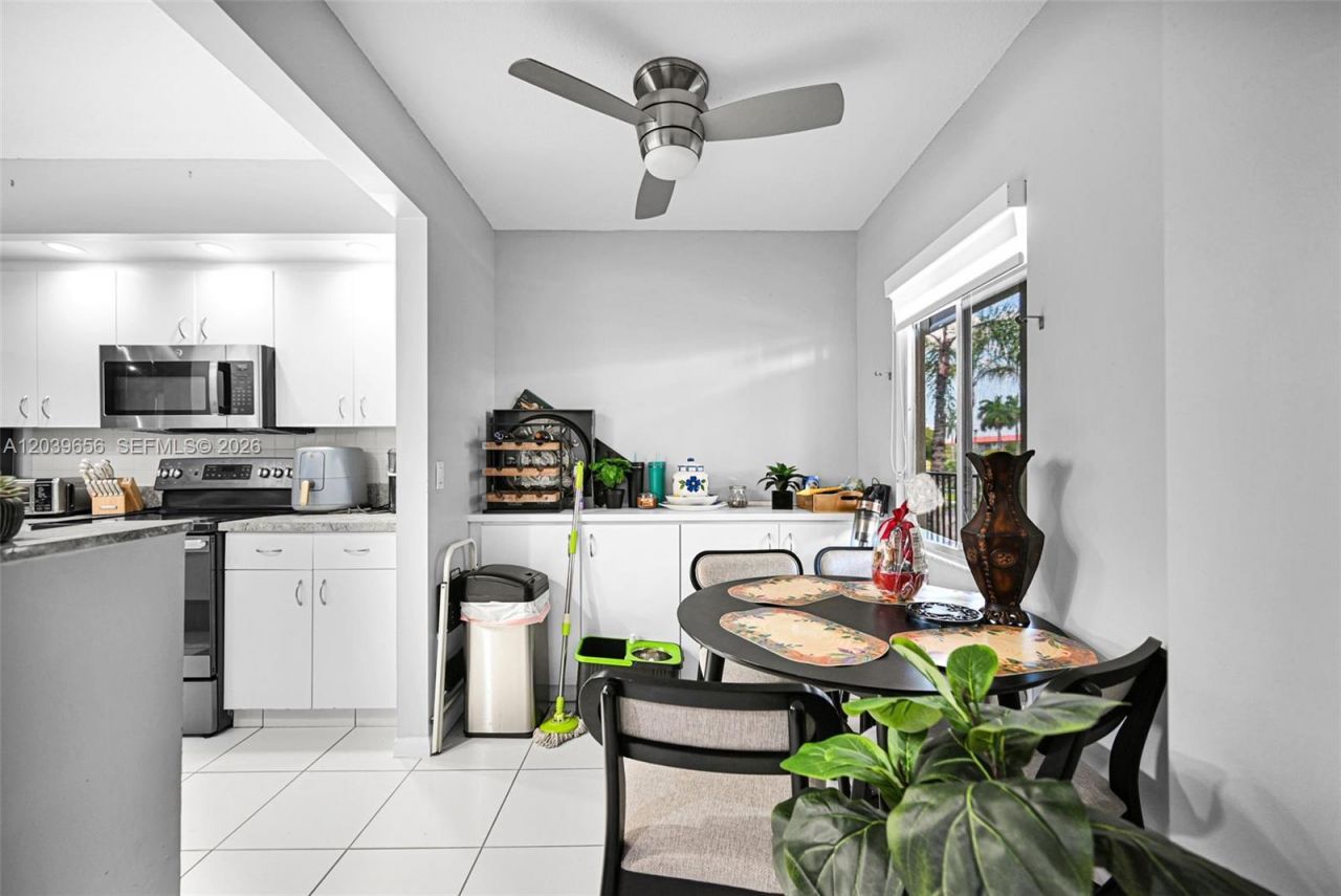 12750 SW 15th St , Unit 204D, Pembroke Pines, FL 33027 Photo