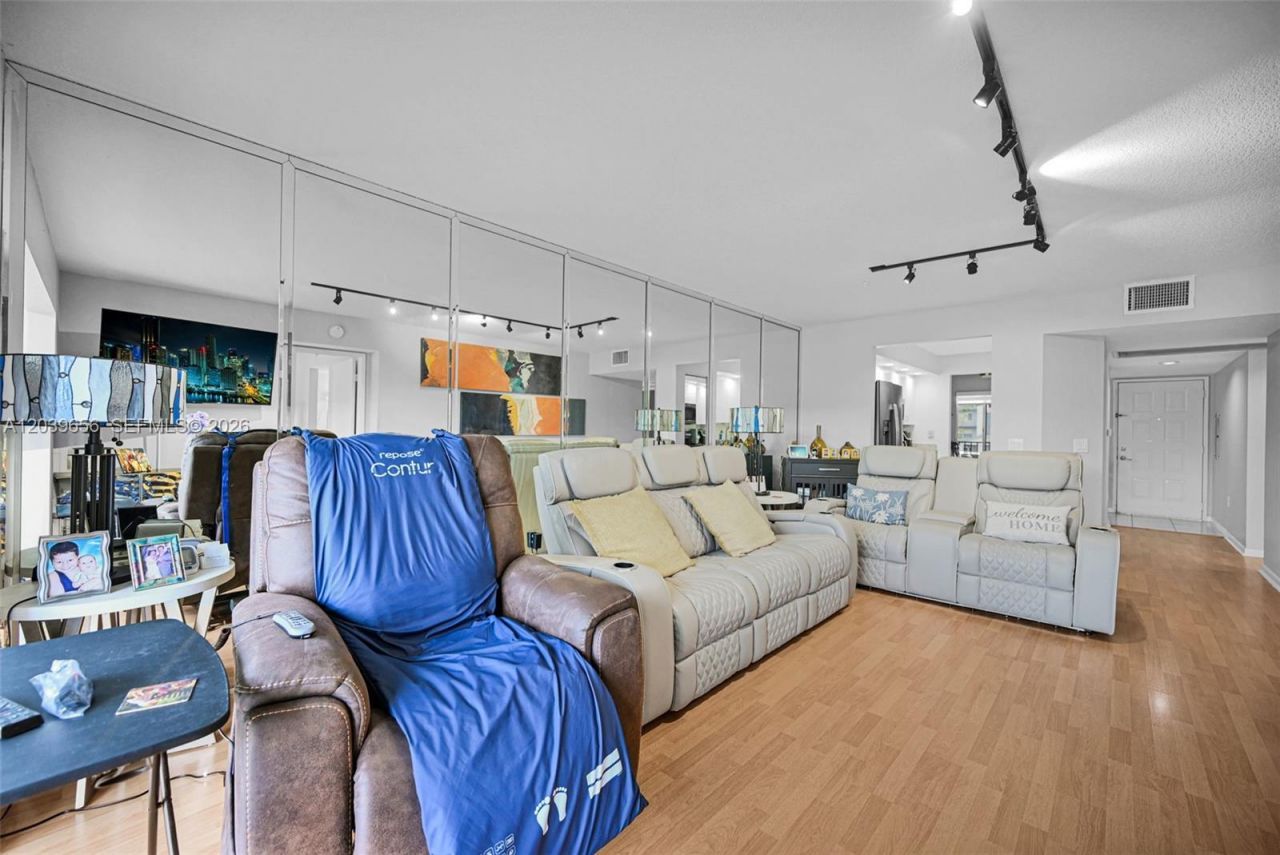 12750 SW 15th St , Unit 204D, Pembroke Pines, FL 33027 Photo