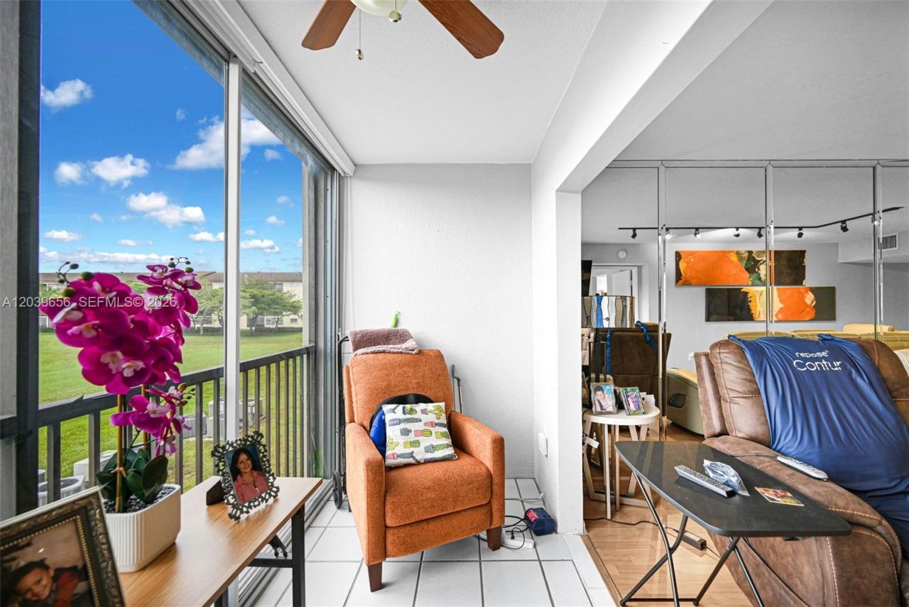 12750 SW 15th St , Unit 204D, Pembroke Pines, FL 33027 Photo