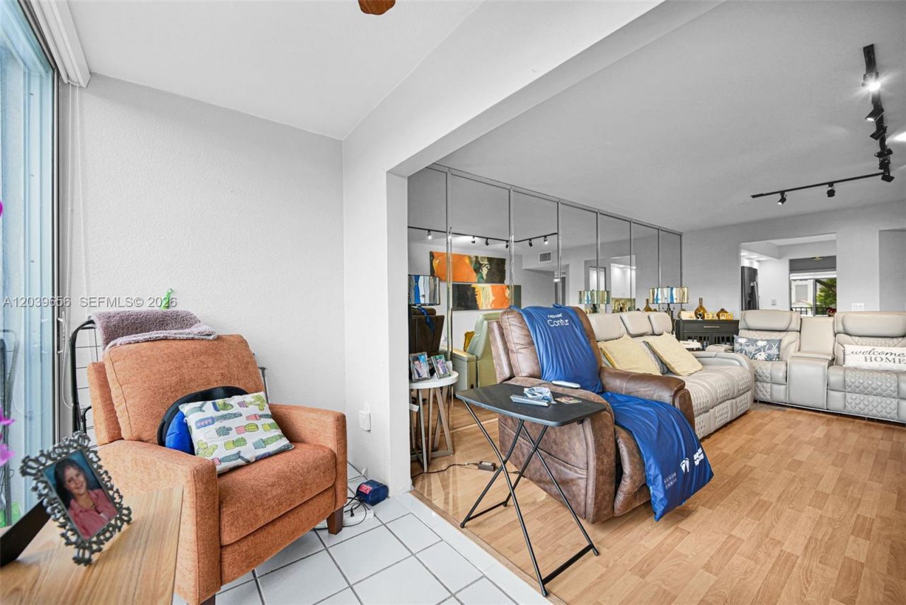12750 SW 15th St , Unit 204D, Pembroke Pines, FL 33027 Photo