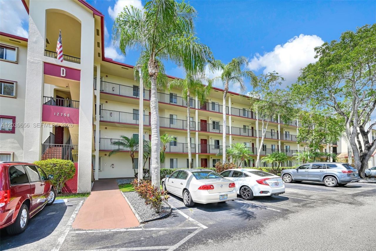 12750 SW 15th St , Unit 204D, Pembroke Pines, FL 33027 Photo