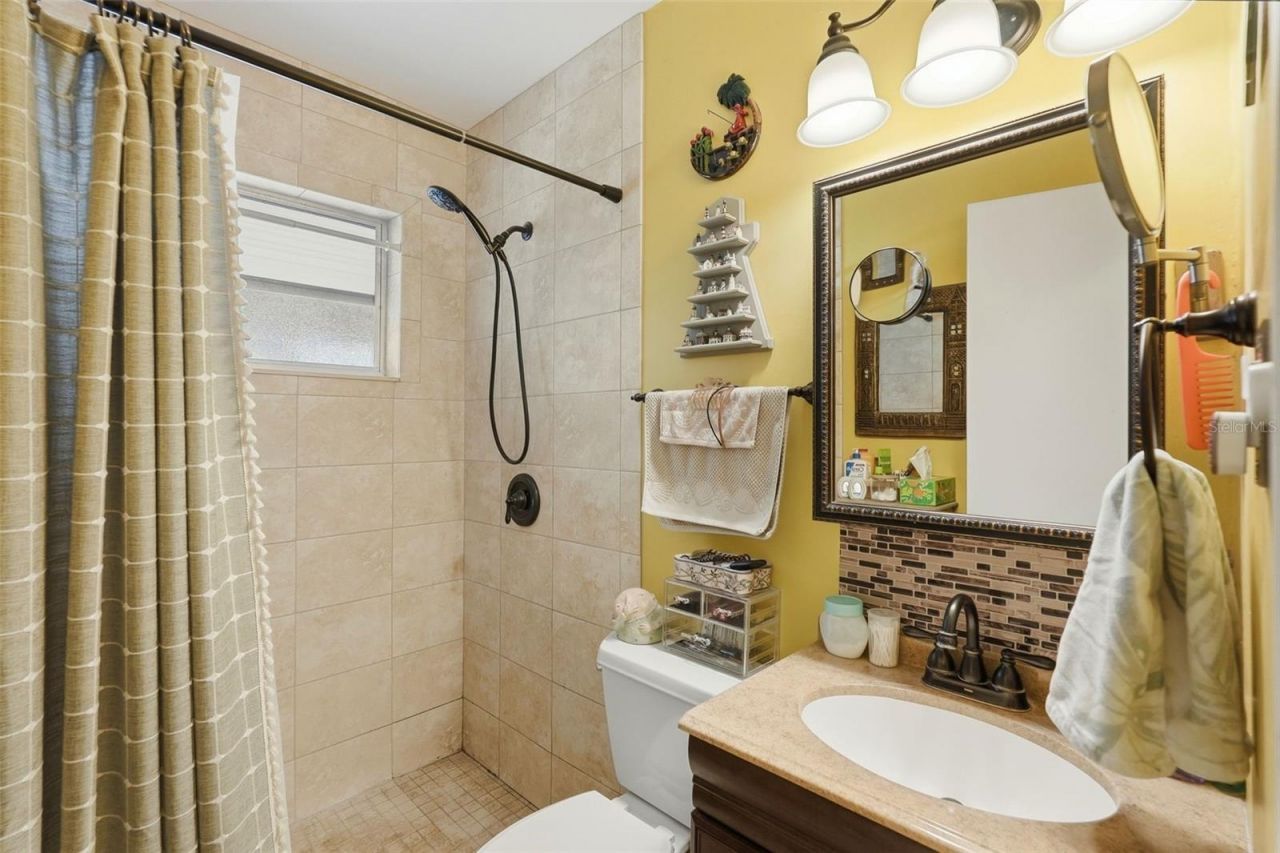 4570 Haines Road N, Saint Petersburg, FL 33714 Photo