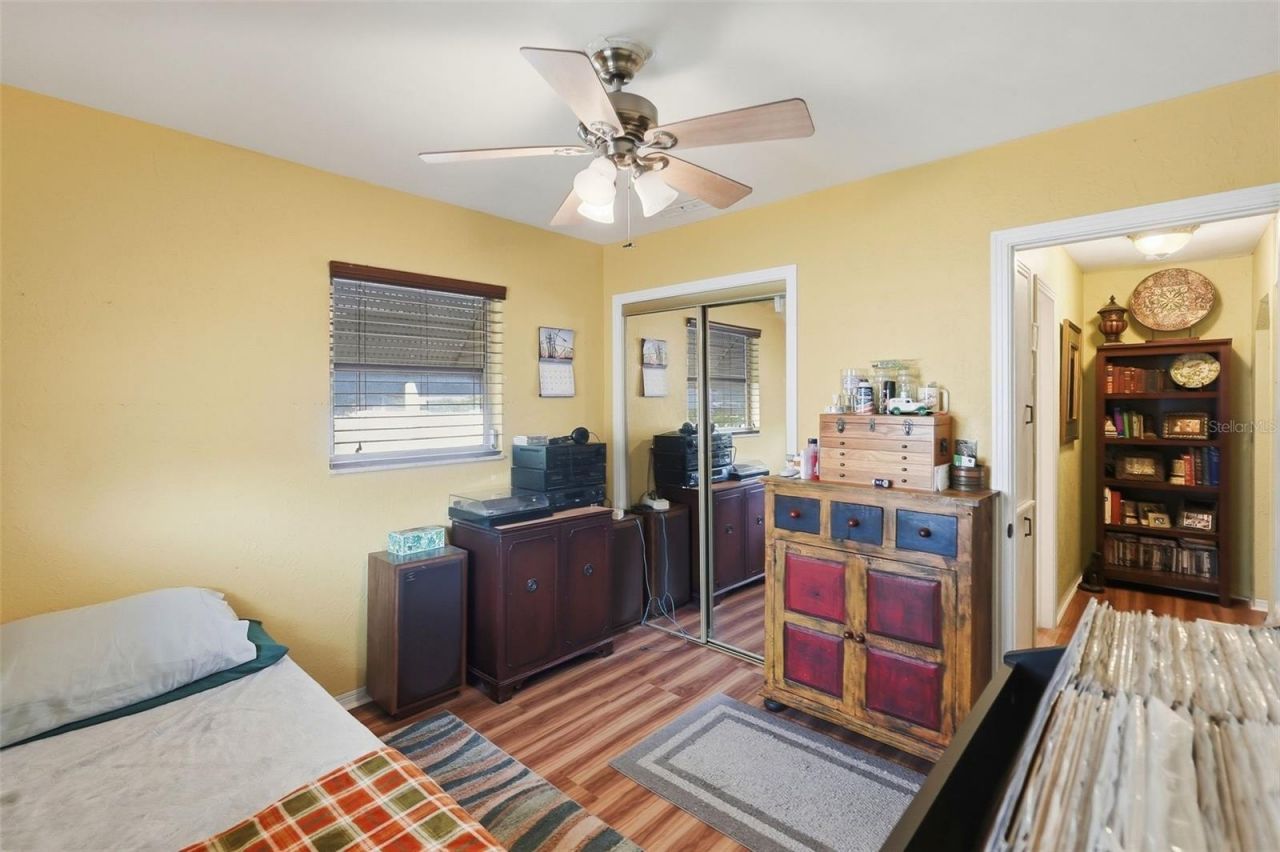 4570 Haines Road N, Saint Petersburg, FL 33714 Photo