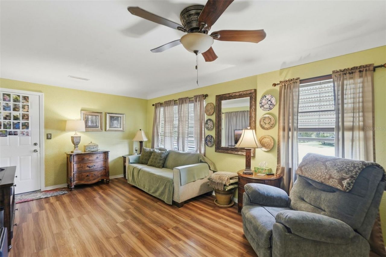 4570 Haines Road N, Saint Petersburg, FL 33714 Photo