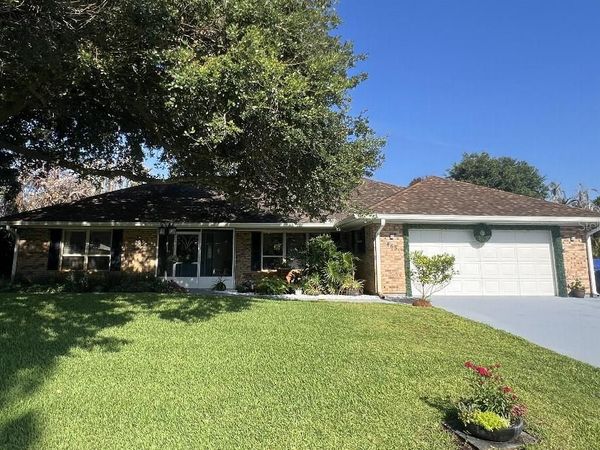 465 11TH AVENUE , VERO BEACH, FL 32962