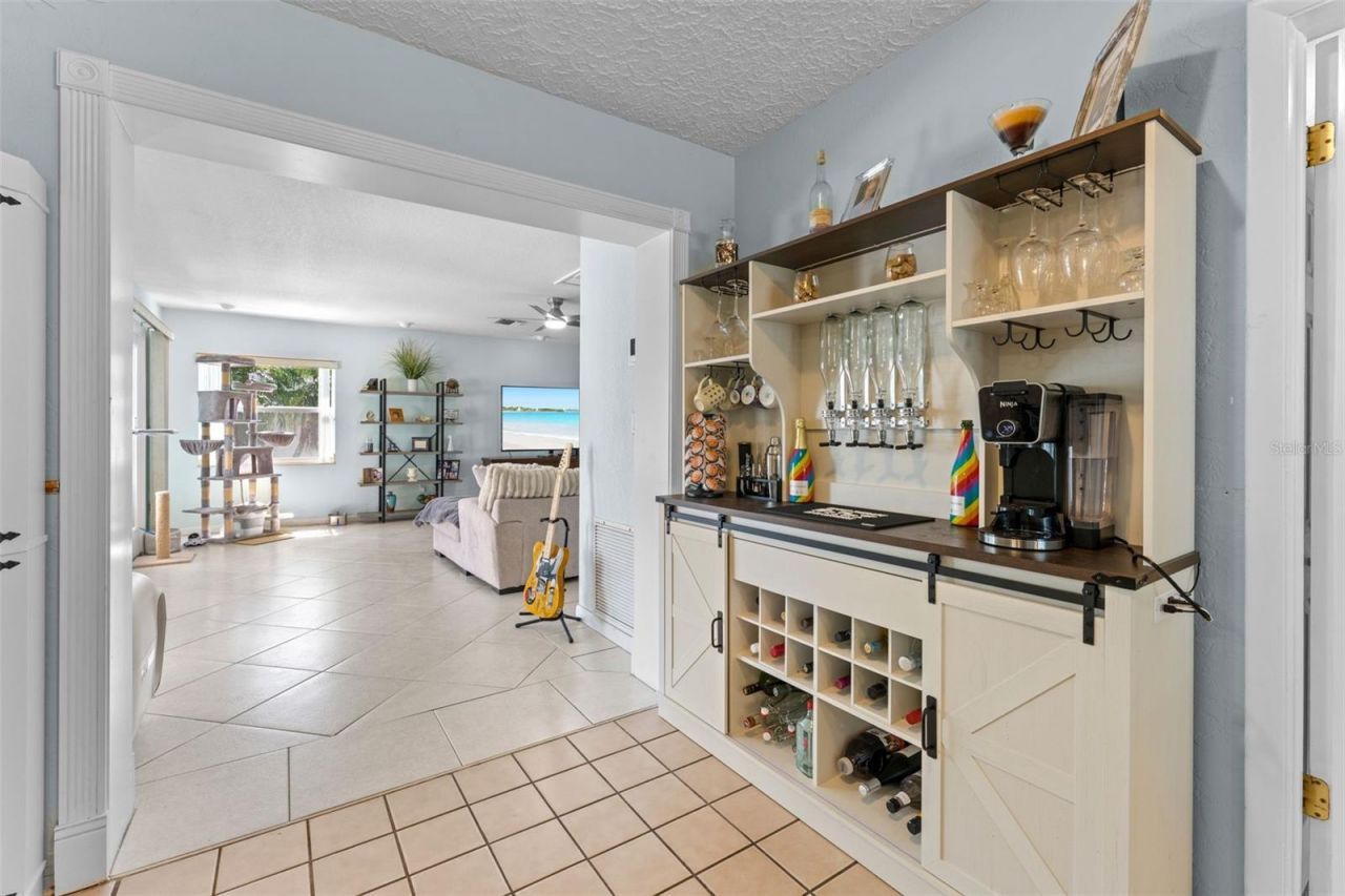 2833 56th Lane N, Saint Petersburg, FL 33710 Photo