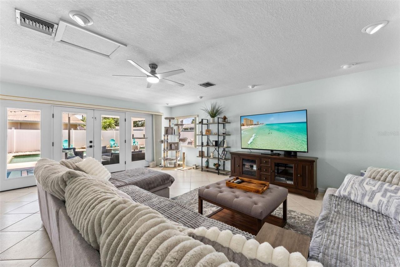 2833 56th Lane N, Saint Petersburg, FL 33710 Photo